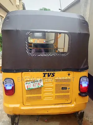 TVS Apache 180 RTR 2021 Beige