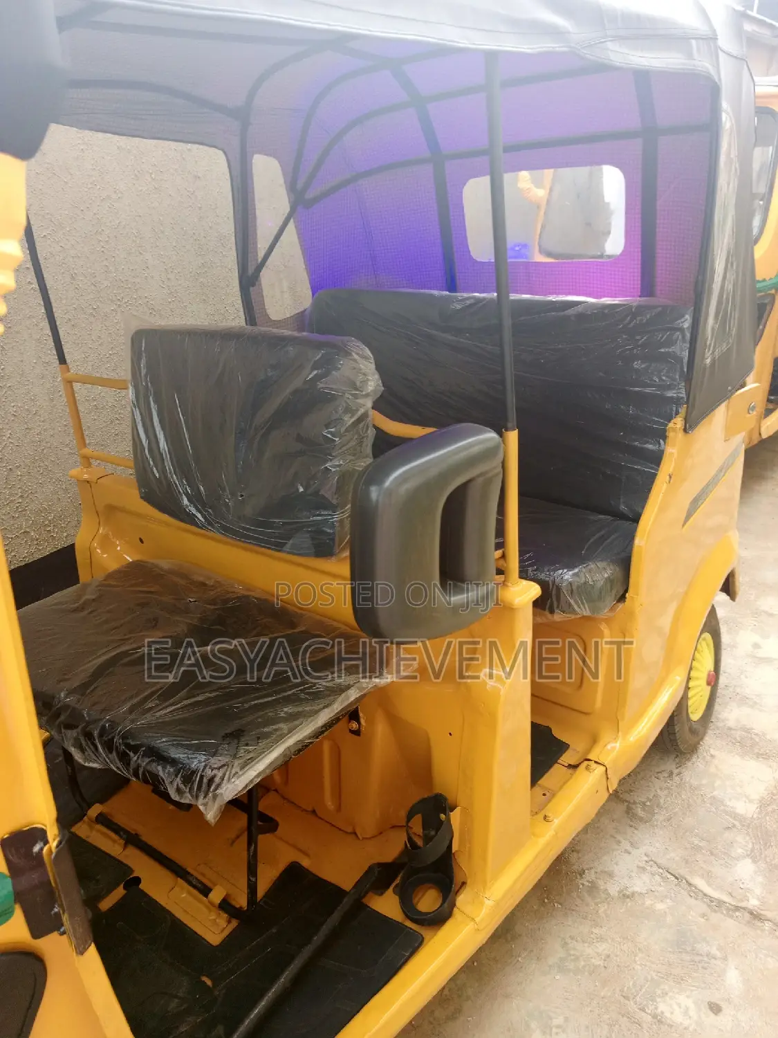 TVS Apache 180 RTR 2021 Beige