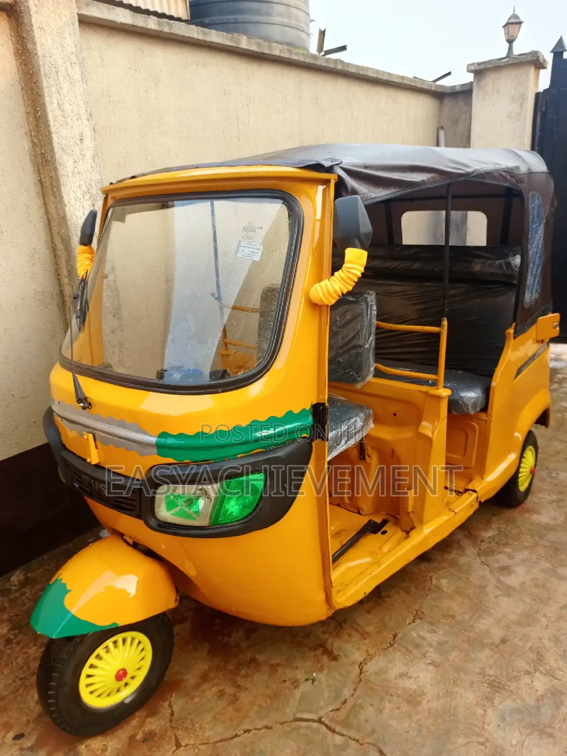 TVS King Cargo 2020 Yellow