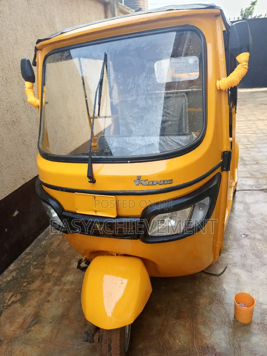 TVS King Cargo 2020 Yellow