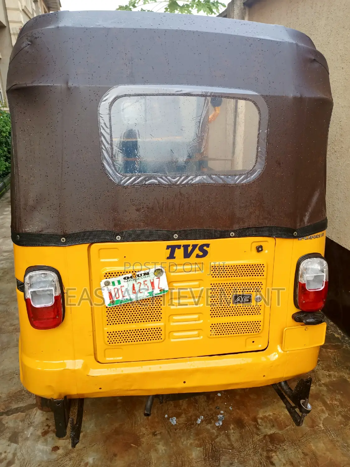 TVS King Cargo 2020 Yellow