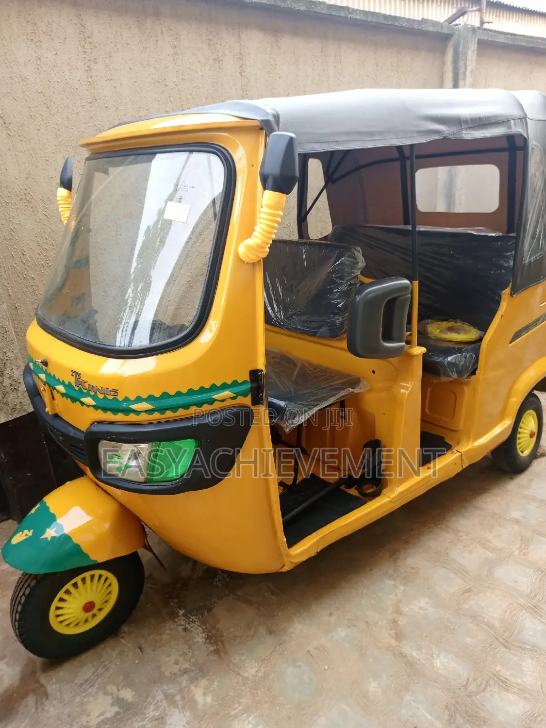 TVS King Cargo 2020 Yellow