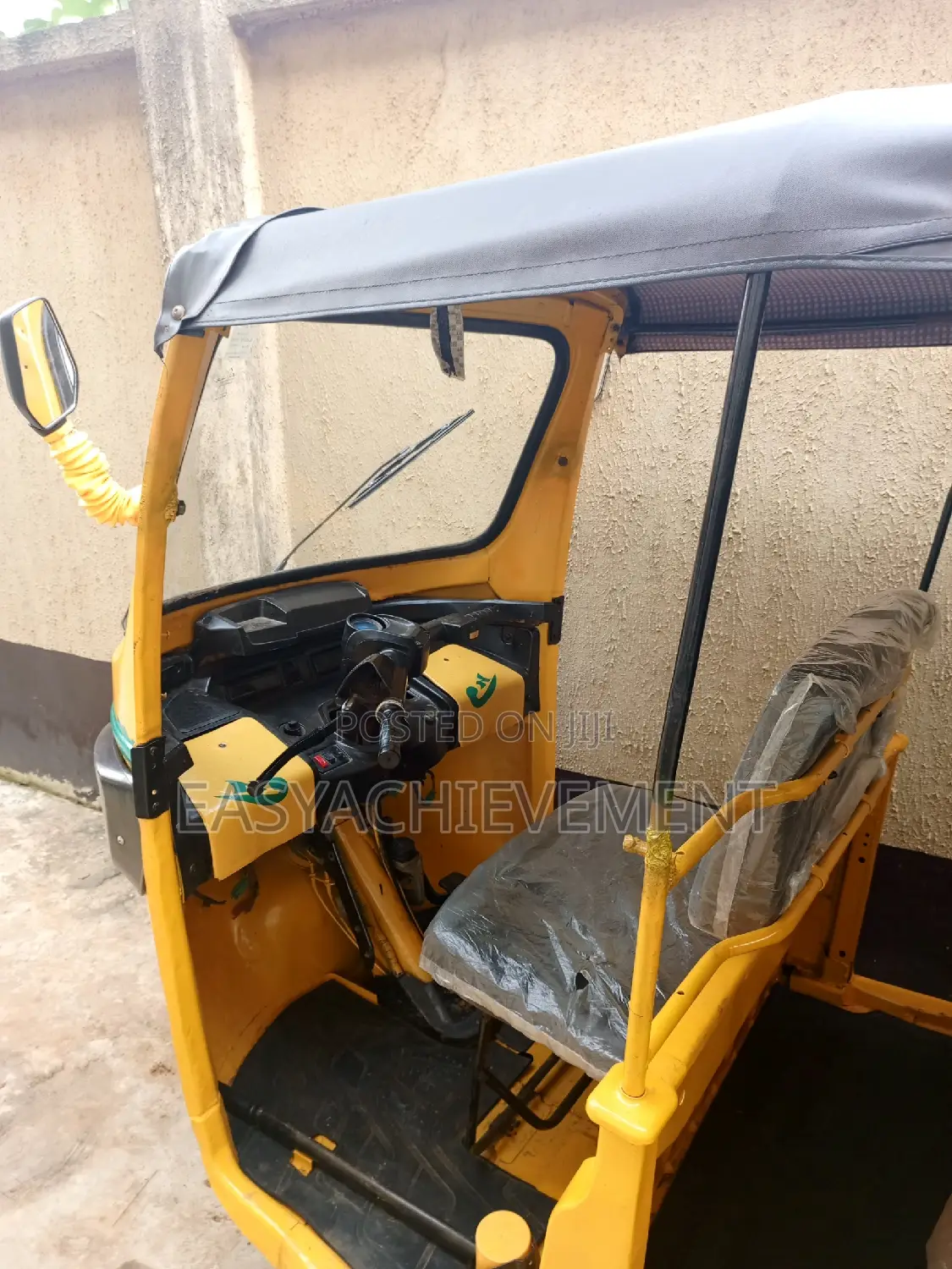 TVS King Cargo 2020 Yellow