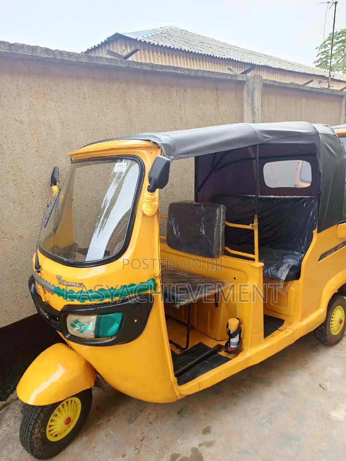 TVS King Cargo 2020 Yellow
