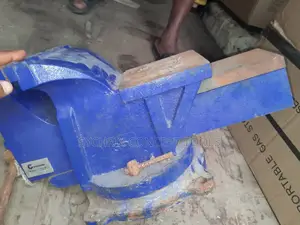 Bench Vice-8"