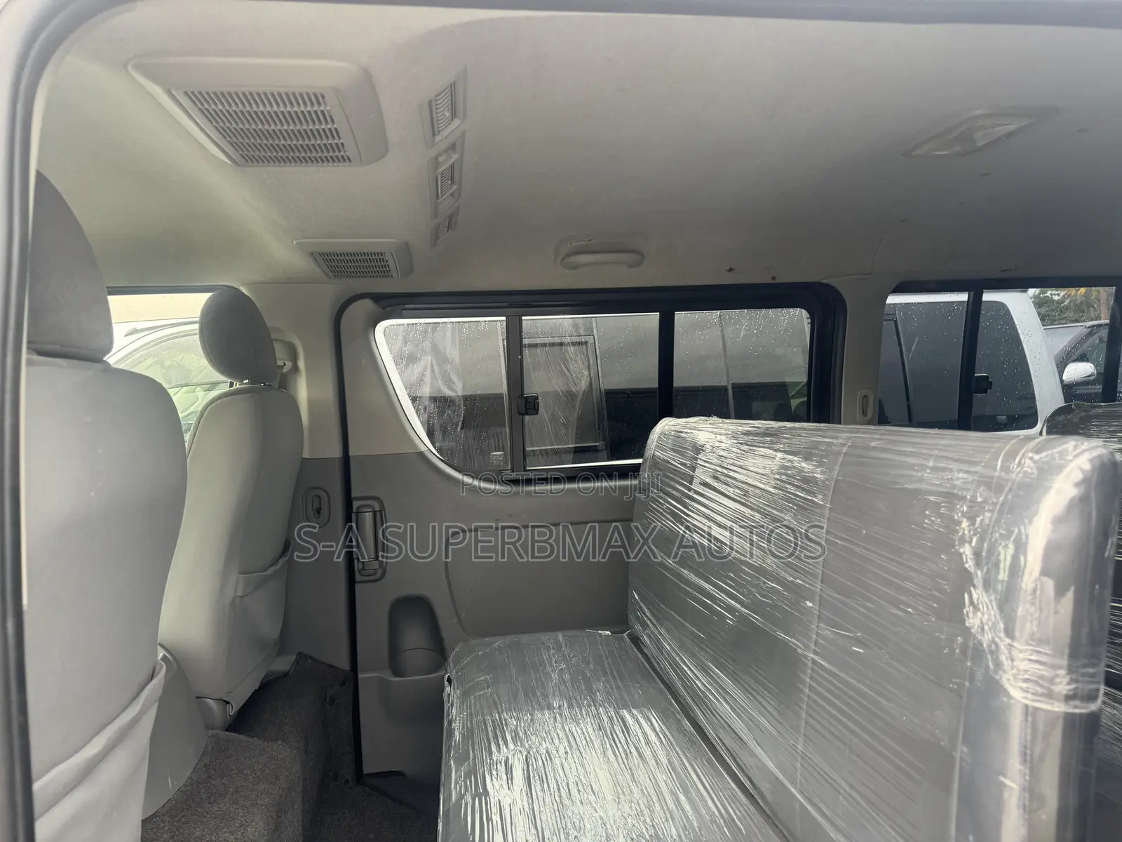 Toyota HiAce 2011 Black
