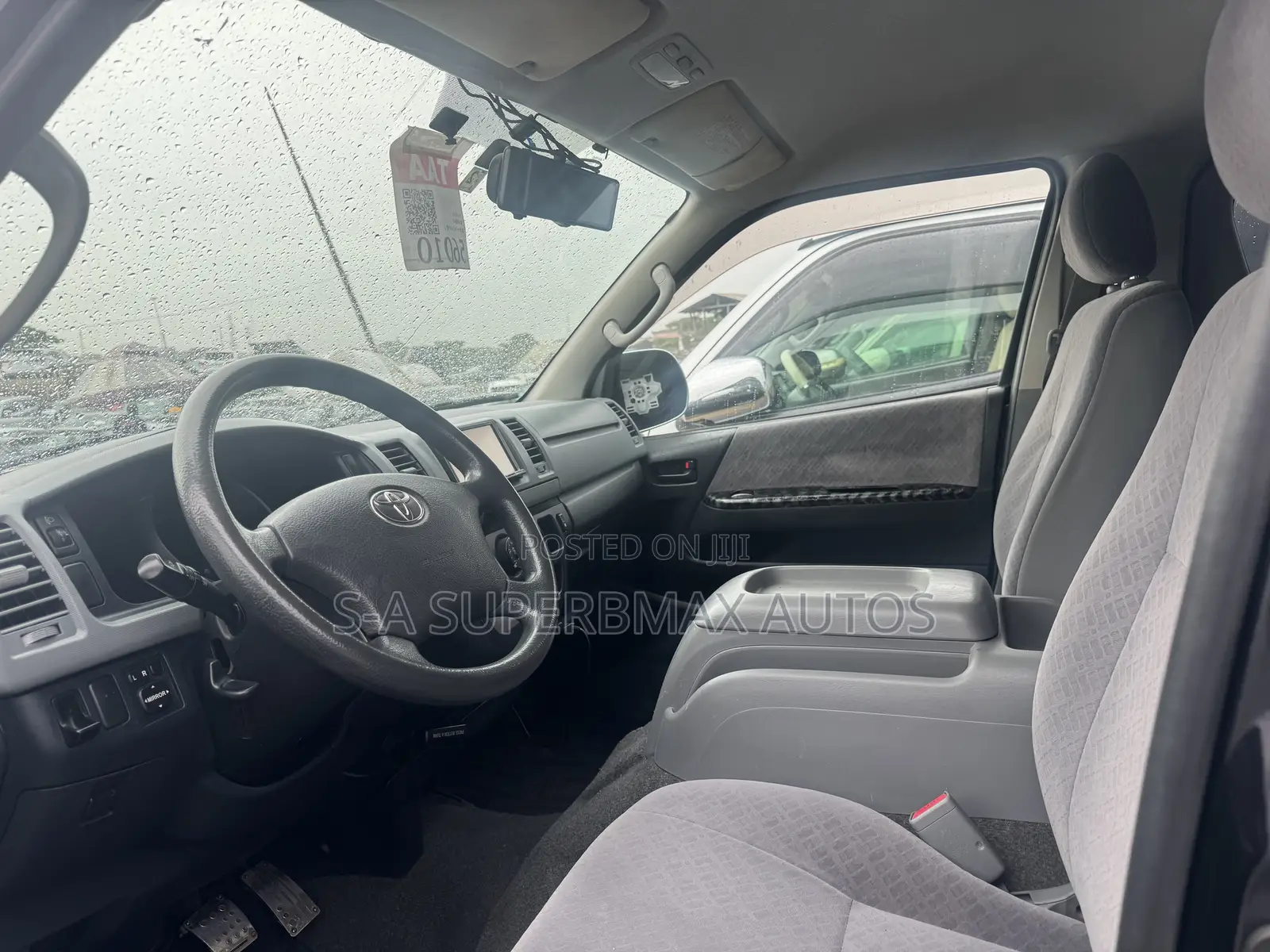 Toyota HiAce 2011 Black