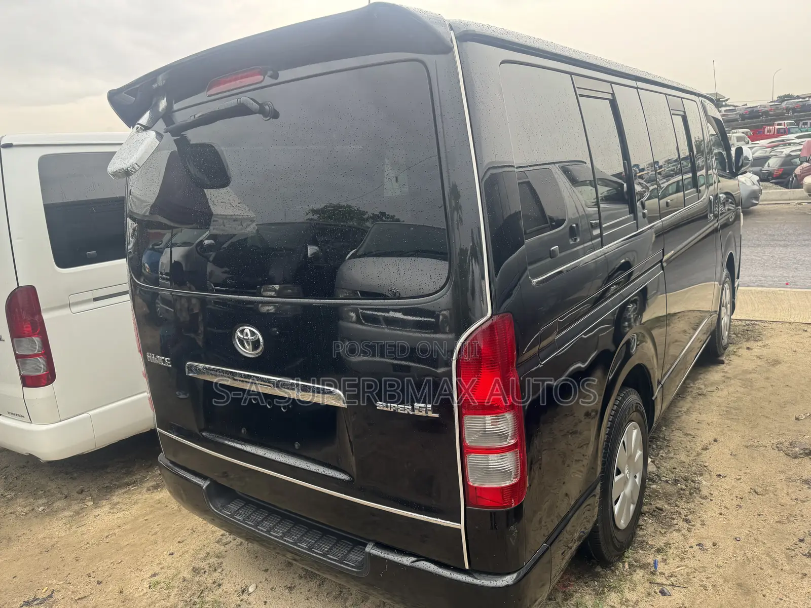 Toyota HiAce 2011 Black