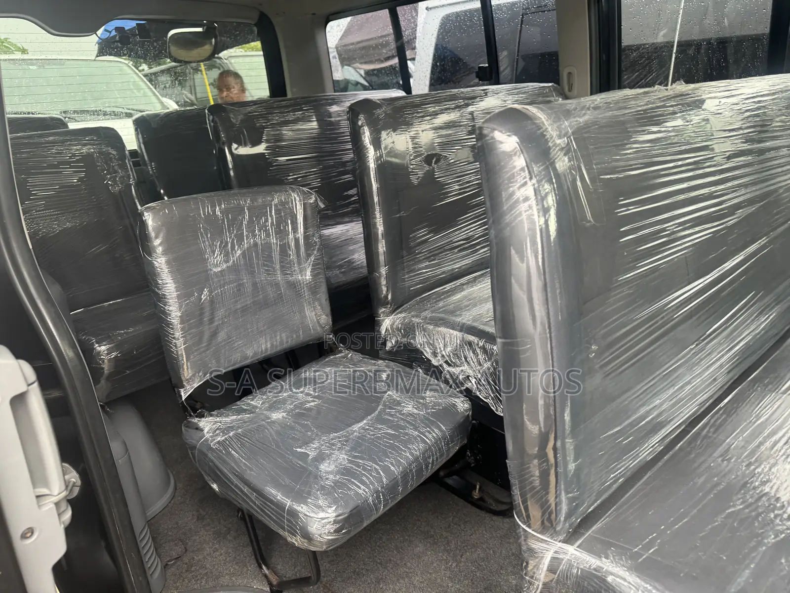 Toyota HiAce 2011 Black