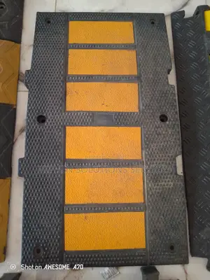 Rubber Speed Hump 90*50*5cm