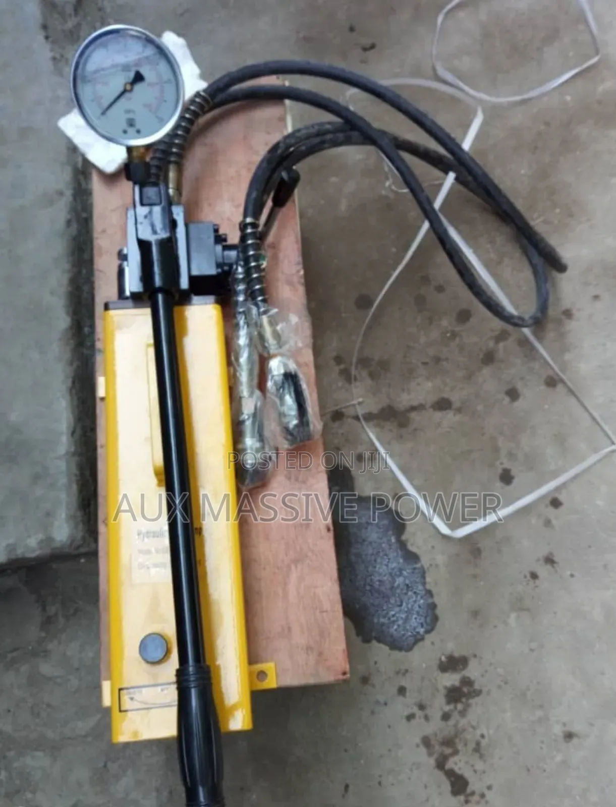 Hydraulic Jack With Pump