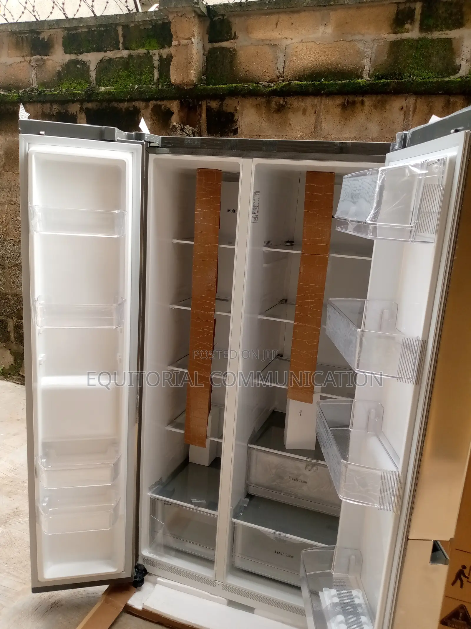 Long Lasting LG Side by Side Refrigerator Is Available 