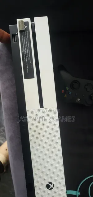 Xbox One S