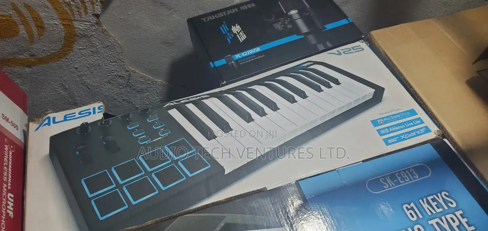 Alesis Controller V25