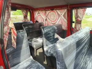 Toyota HiAce 2002 Red