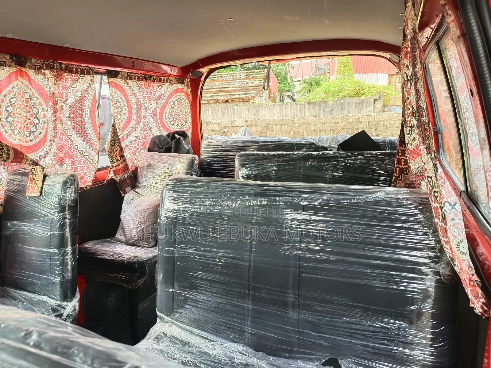 Toyota HiAce 2002 Red