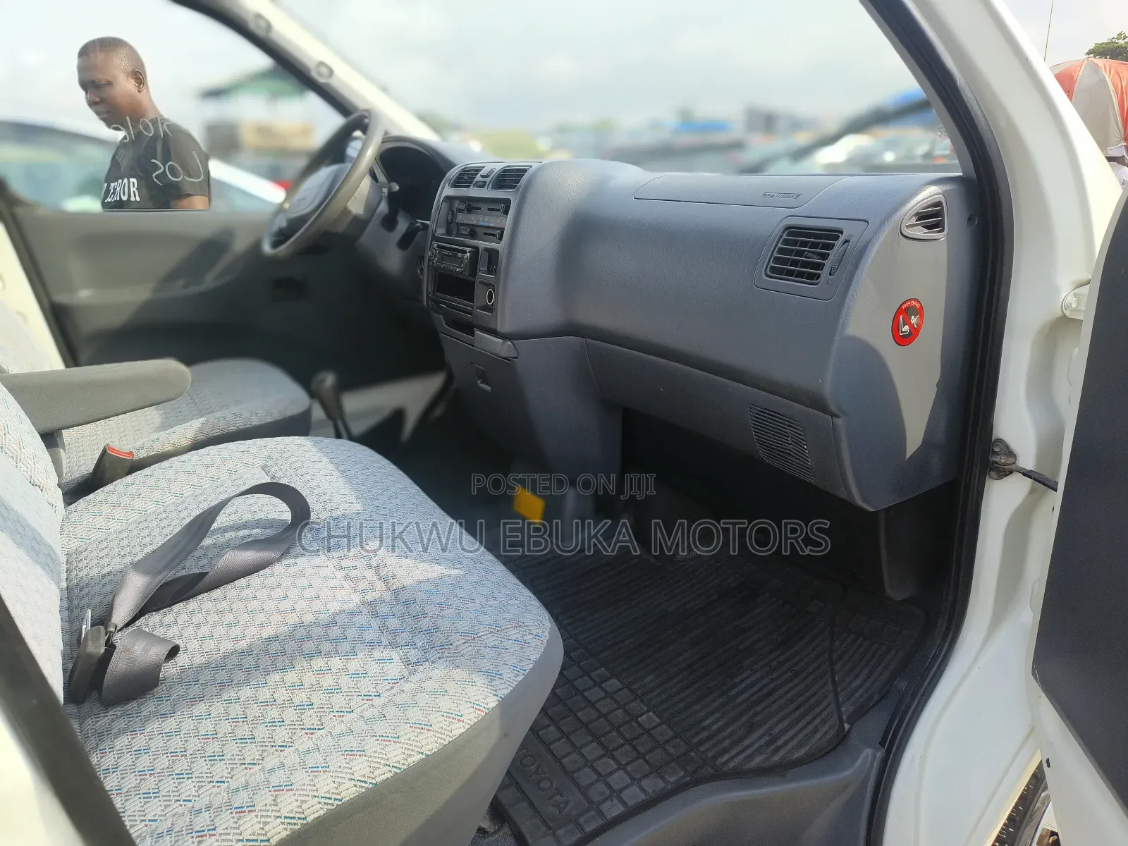Toyota HiAce 2002 White