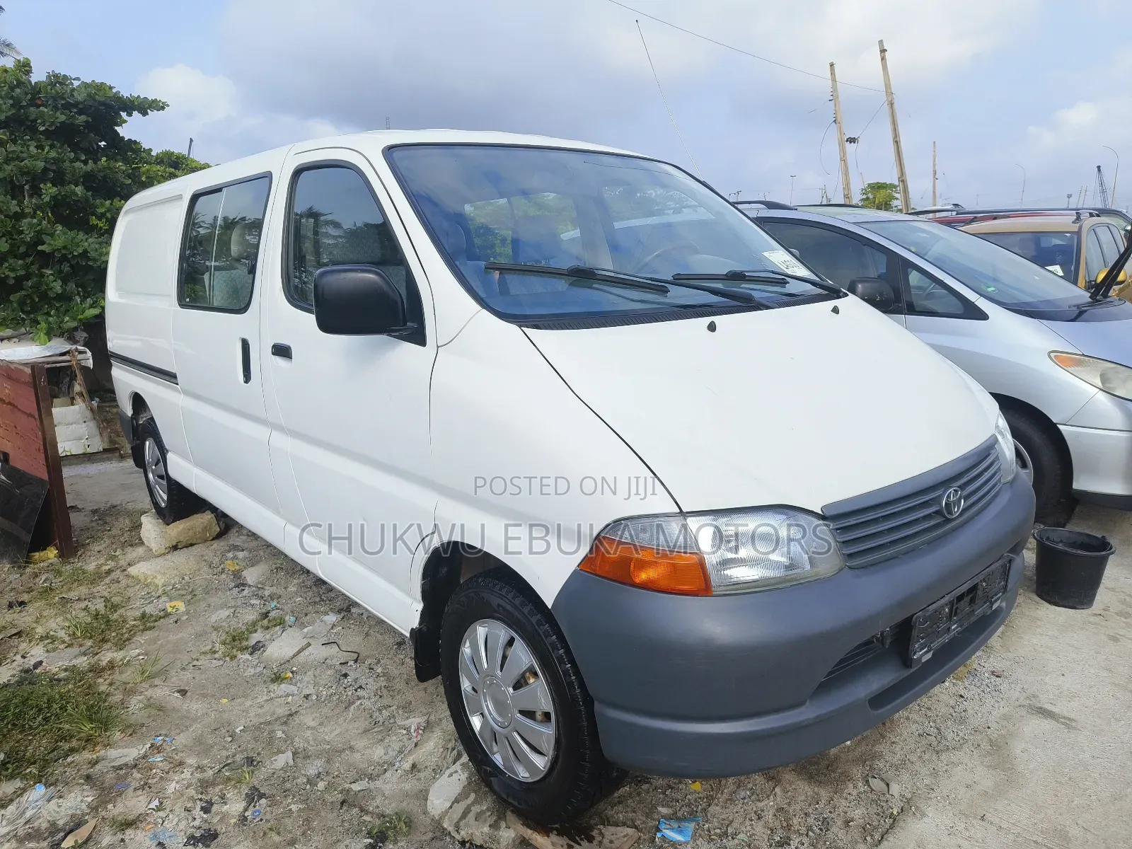 Toyota HiAce 2002 White