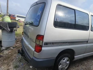 Toyota HiAce 2002 Silver
