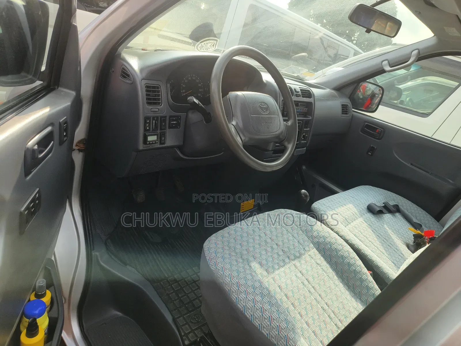Toyota HiAce 2002 Silver