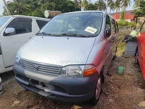 Toyota HiAce 2002 Silver