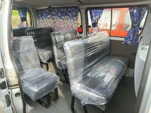 Toyota HiAce 2002 Silver