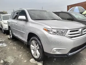 Toyota Highlander 2013 Silver