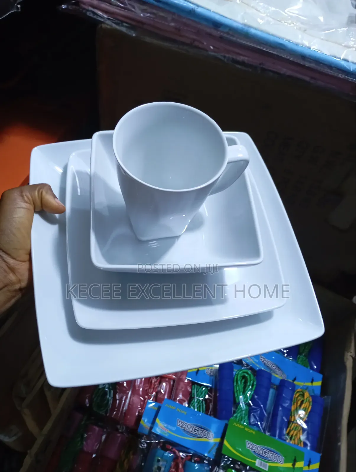Dinner Set Breakable (16 Pieces)