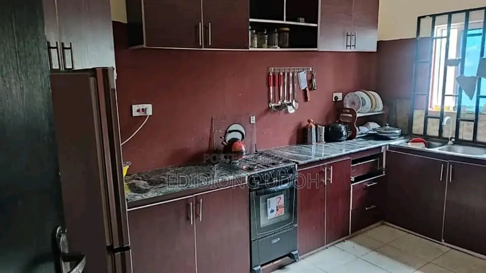 5bdrm Bungalow in Idoro Road / Ekit for sale