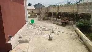5bdrm Bungalow in Idoro Road / Ekit for sale