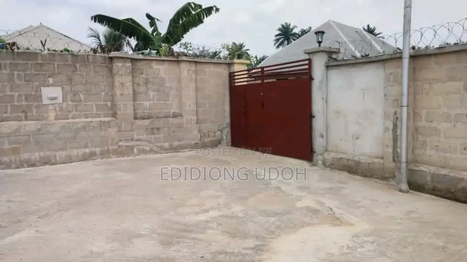 5bdrm Bungalow in Idoro Road / Ekit for sale
