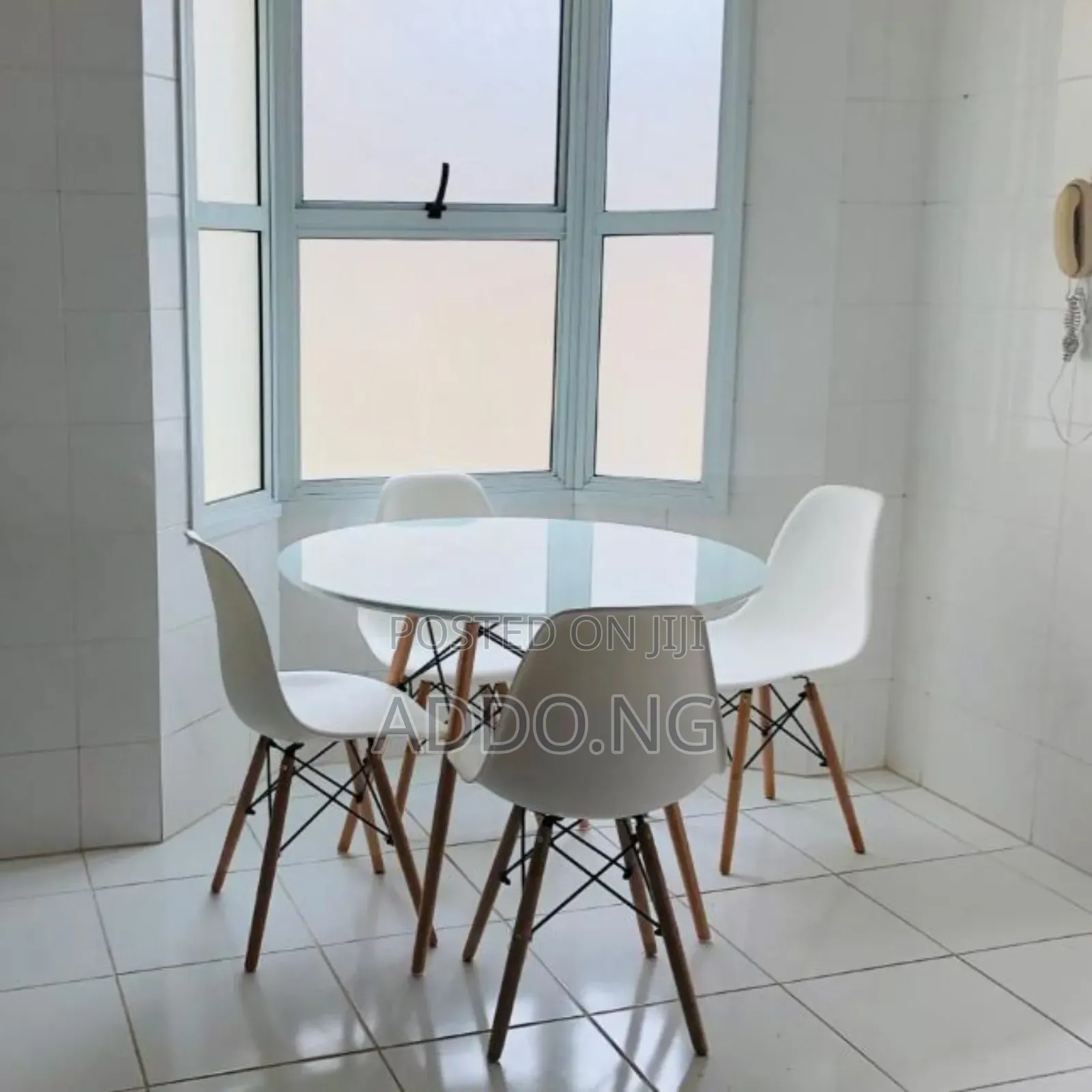 Dinning Table With Four Chairs Set