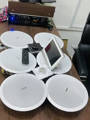 Complete Set of Smarthomes Ceiling Speakers and in Wall Amp