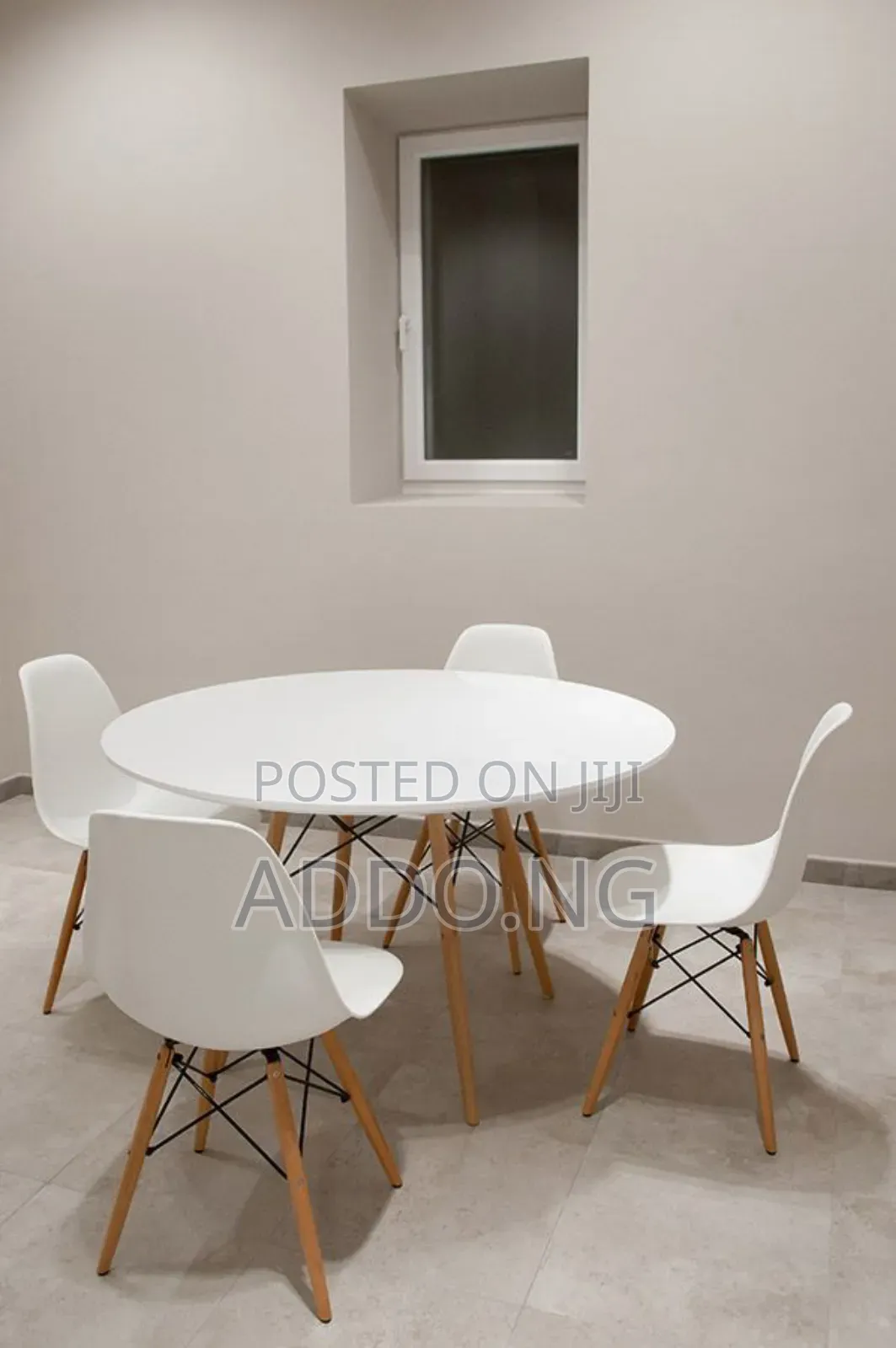 Dinning Table With Four Chairs Set