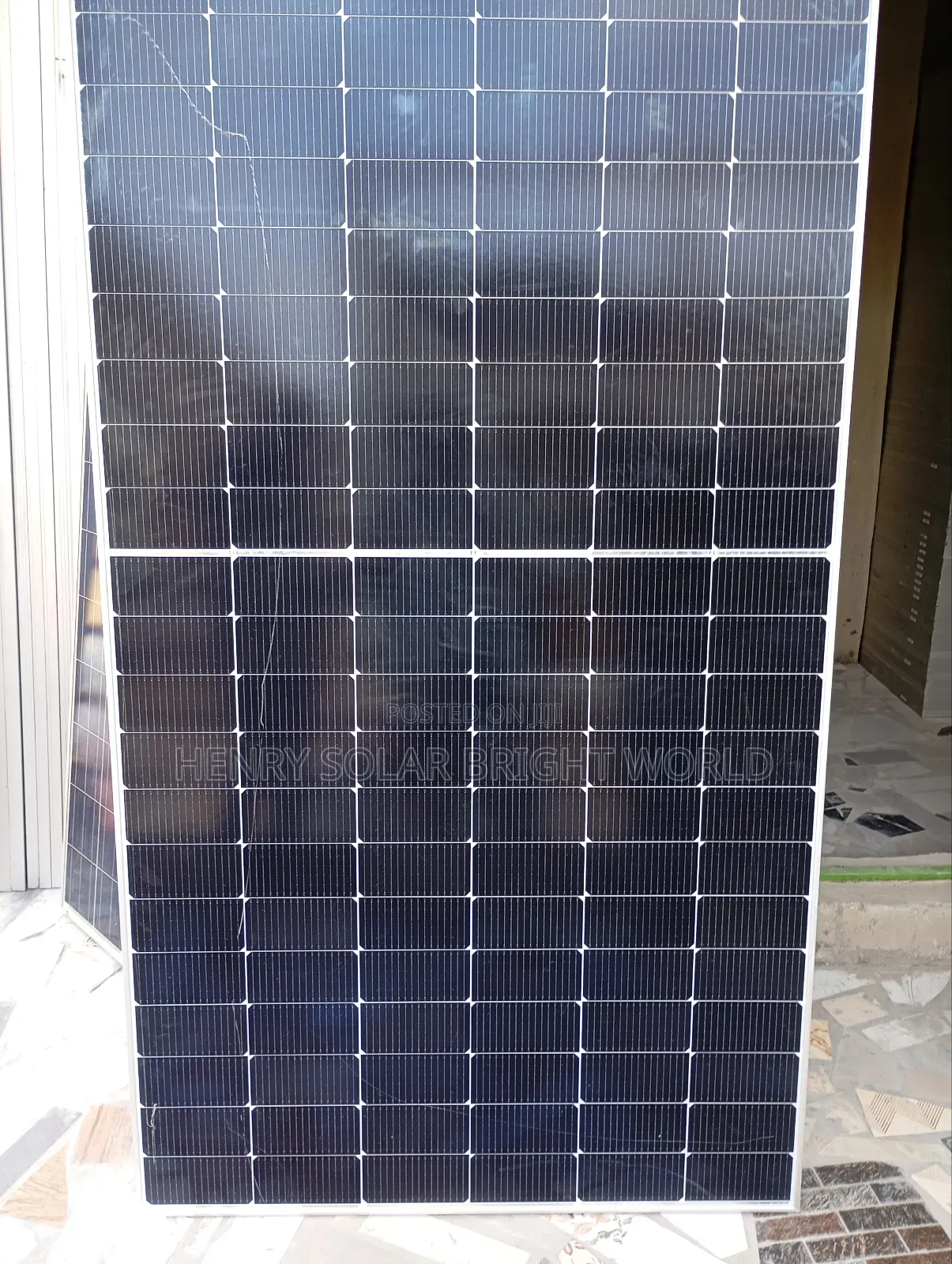 570w Solar Panel