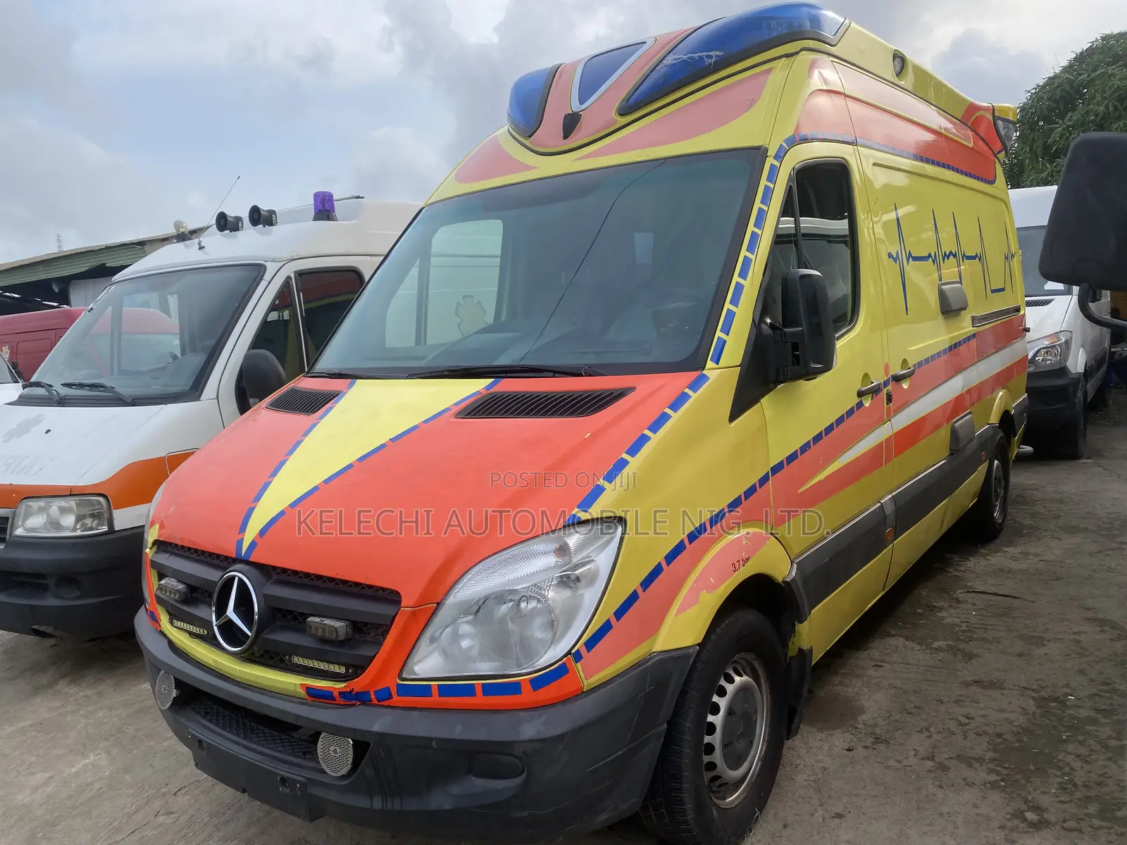Mercedes-Benz Sprinter 2009 Yellow