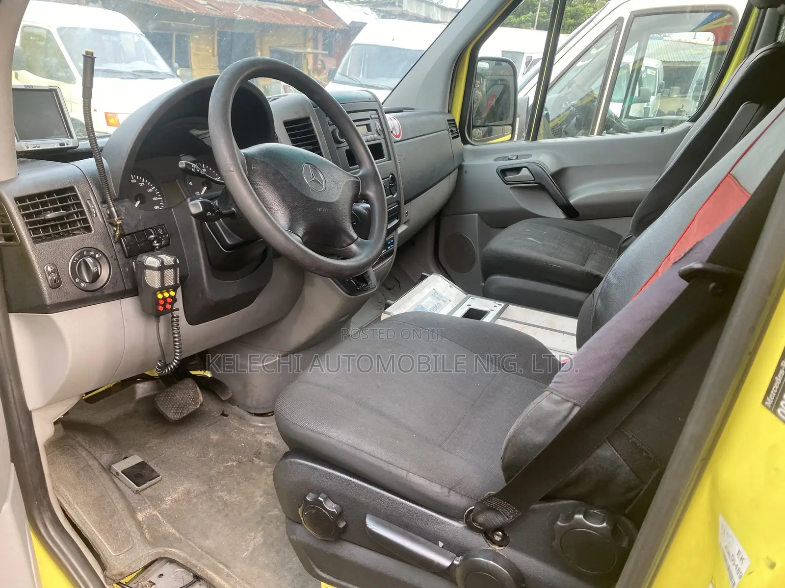 Mercedes-Benz Sprinter 2009 Yellow