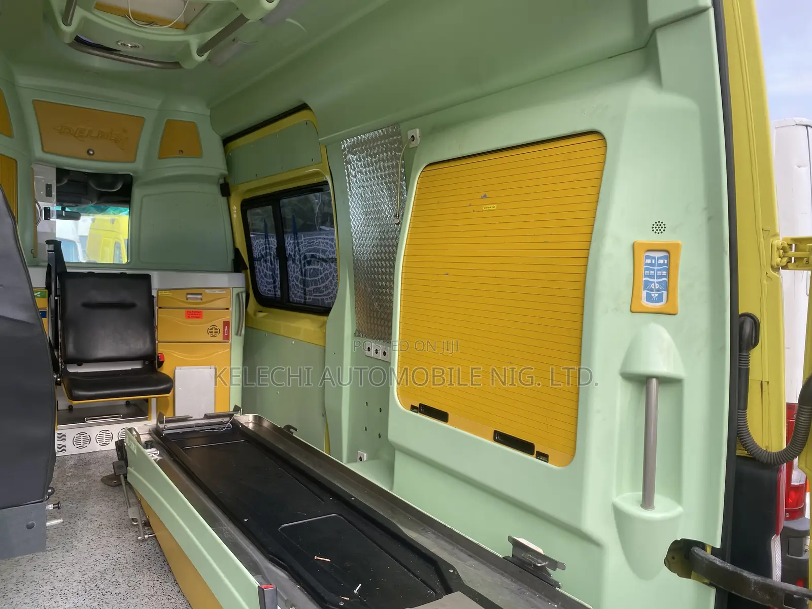 Mercedes-Benz Sprinter 2009 Yellow