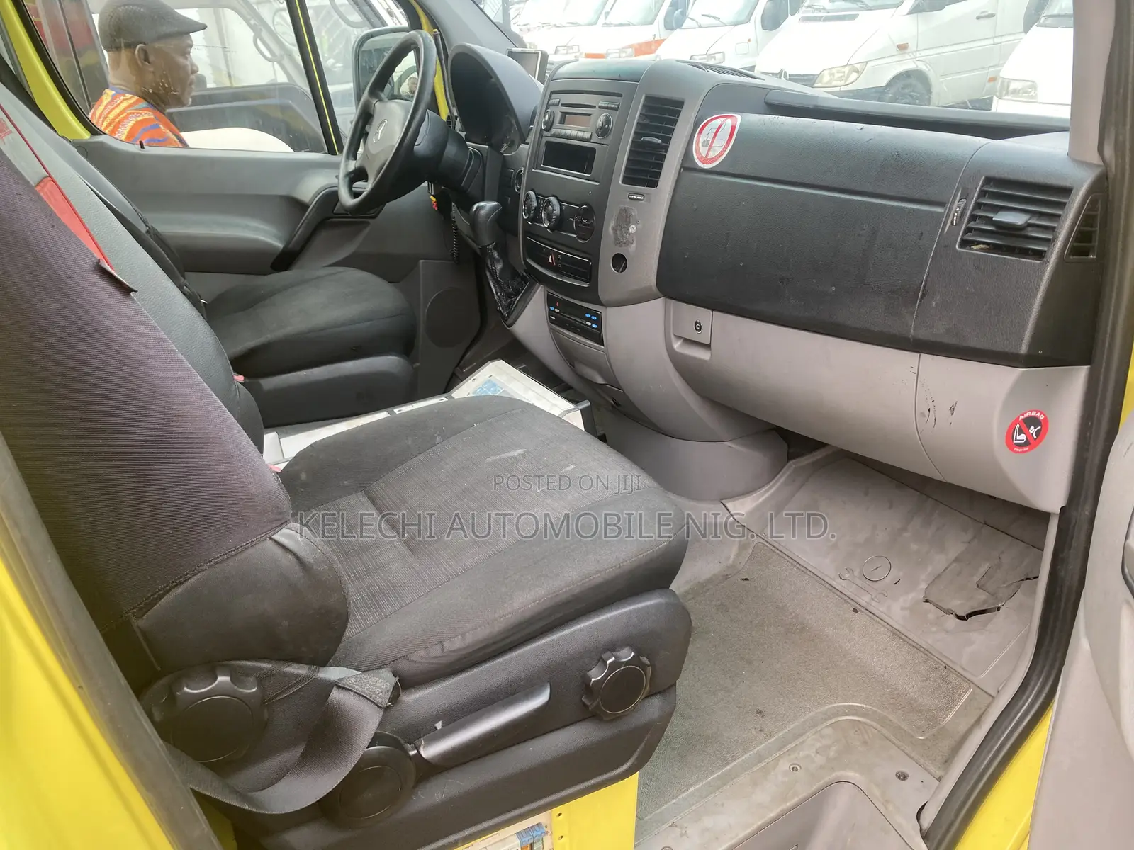 Mercedes-Benz Sprinter 2009 Yellow
