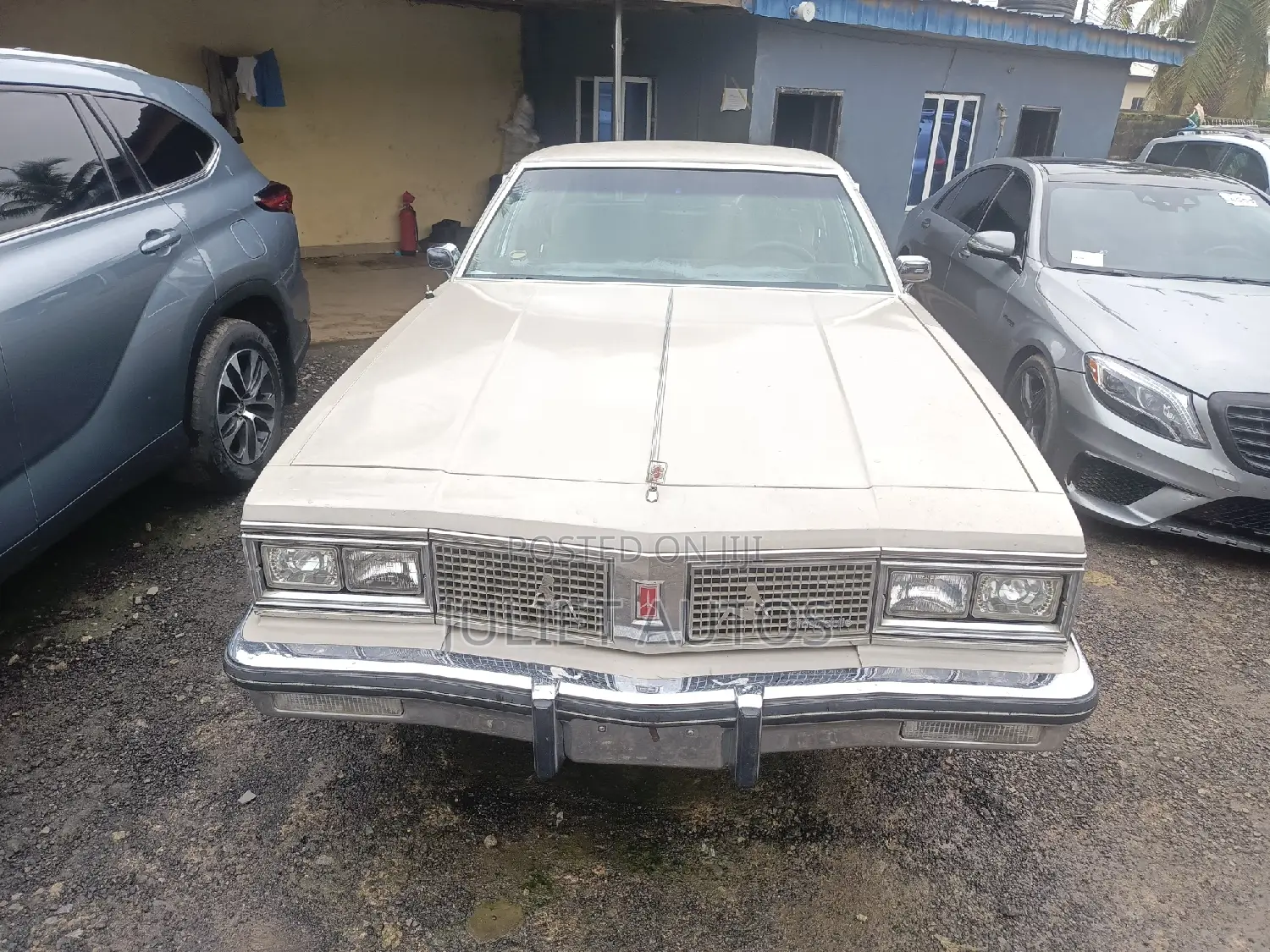 Oldsmobile 66 2006 Gold