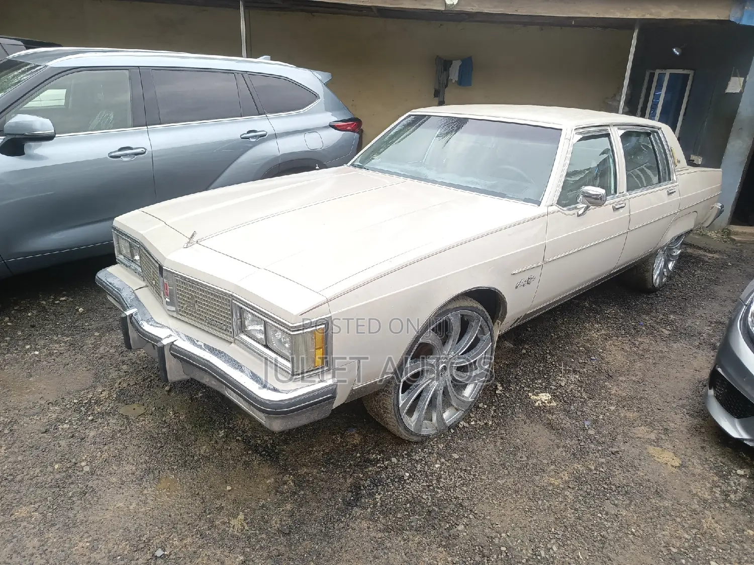 Oldsmobile 66 2006 Gold