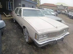 Oldsmobile 66 2006 Gold