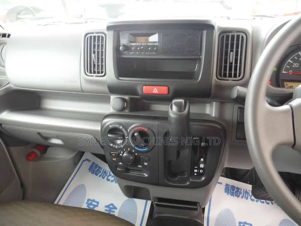 Suzuki Every 2022 White