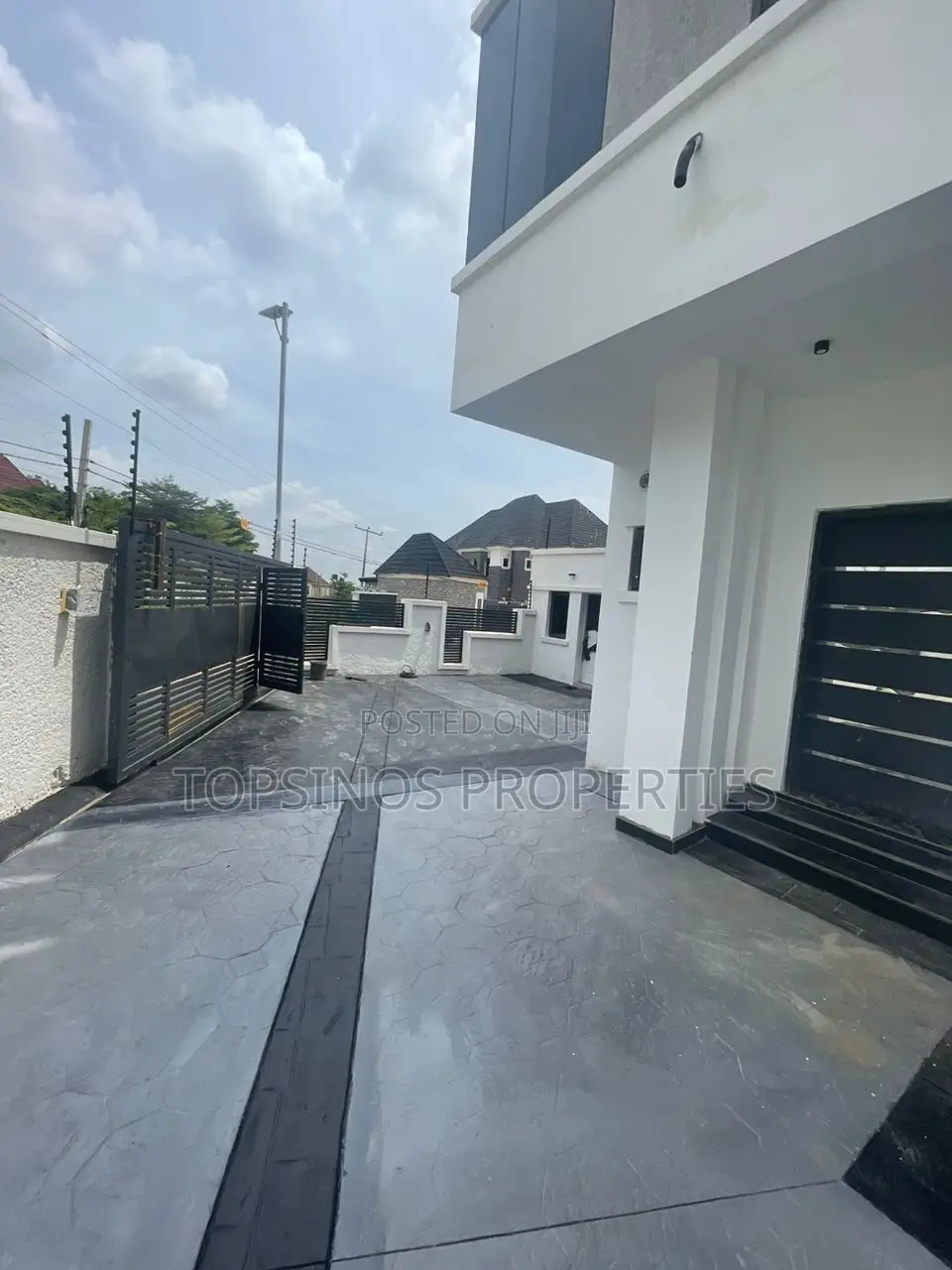 3bdrm Duplex in Dawaki for rent