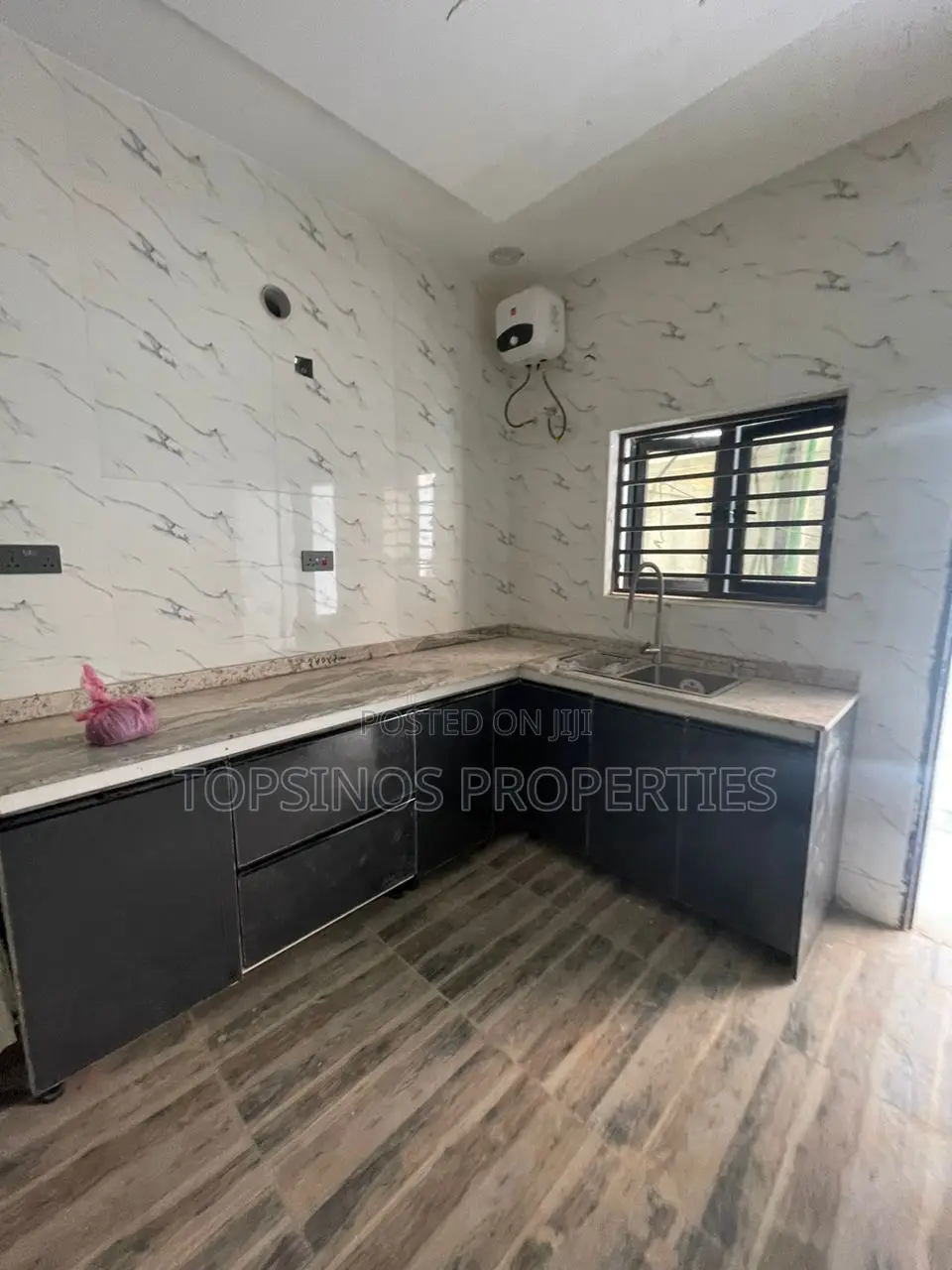 3bdrm Duplex in Dawaki for rent