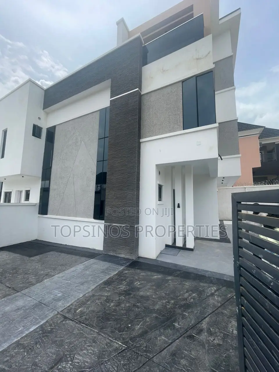 3bdrm Duplex in Dawaki for rent
