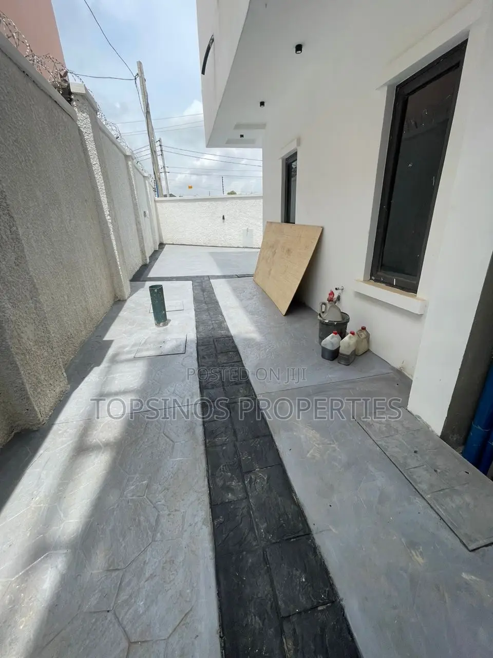 3bdrm Duplex in Dawaki for rent