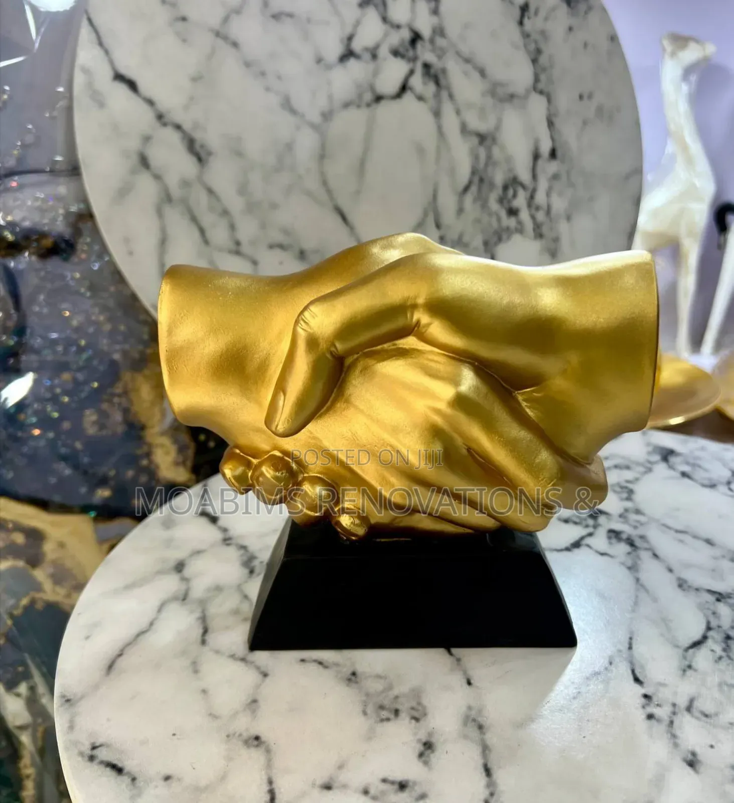 Handshake . BEAUTIFUL HOME Decor .