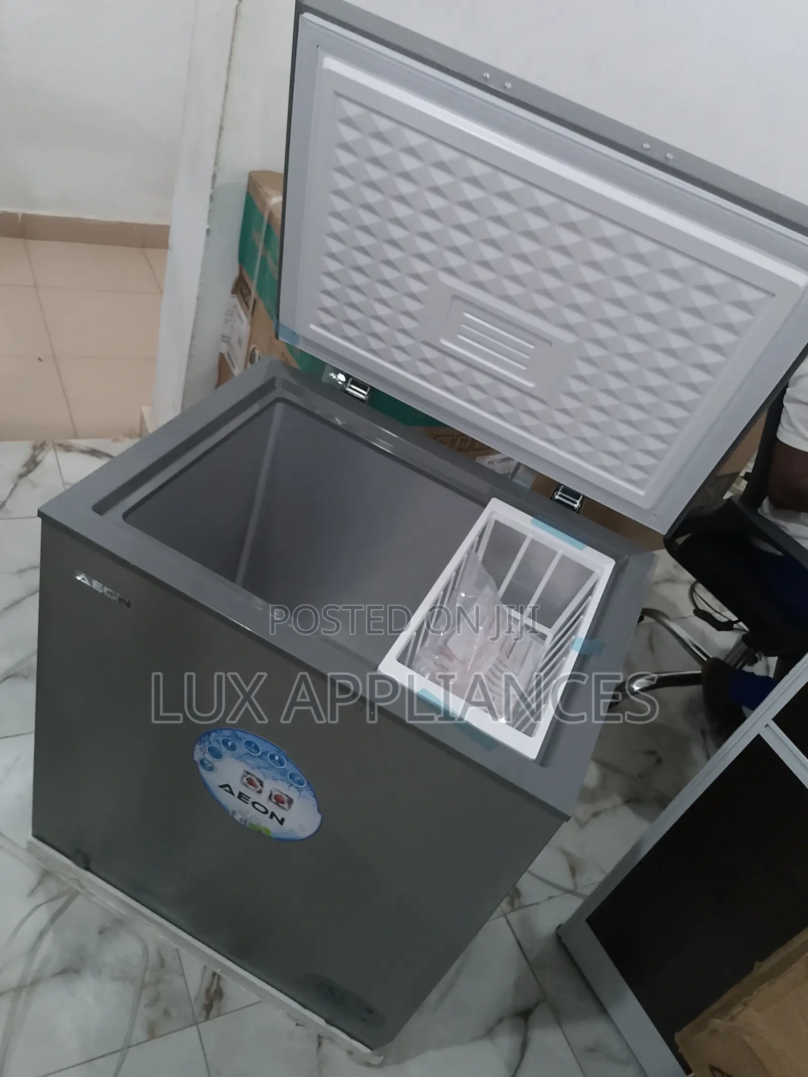 Durable Aeon Chest Freezer