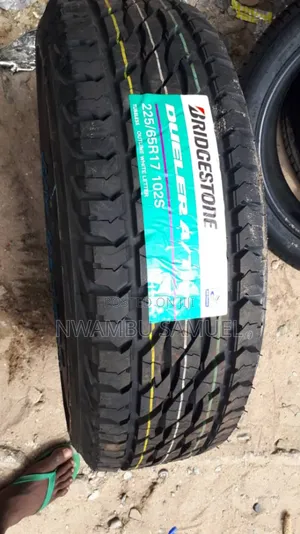 225/65r17 Bridgestone Tyre